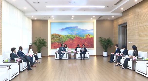 郭志强会见阿根廷里奥格兰德市市长马尔丁•佩雷斯一行